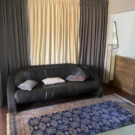 La Luna With Parking And Balcony דירה *